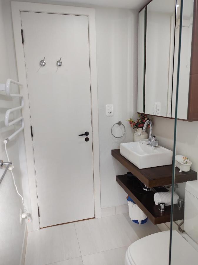 Agradável 2quartos Família Próx Ao Negro - 4 Min Do Centro- Com Churrasqueira Apartamento